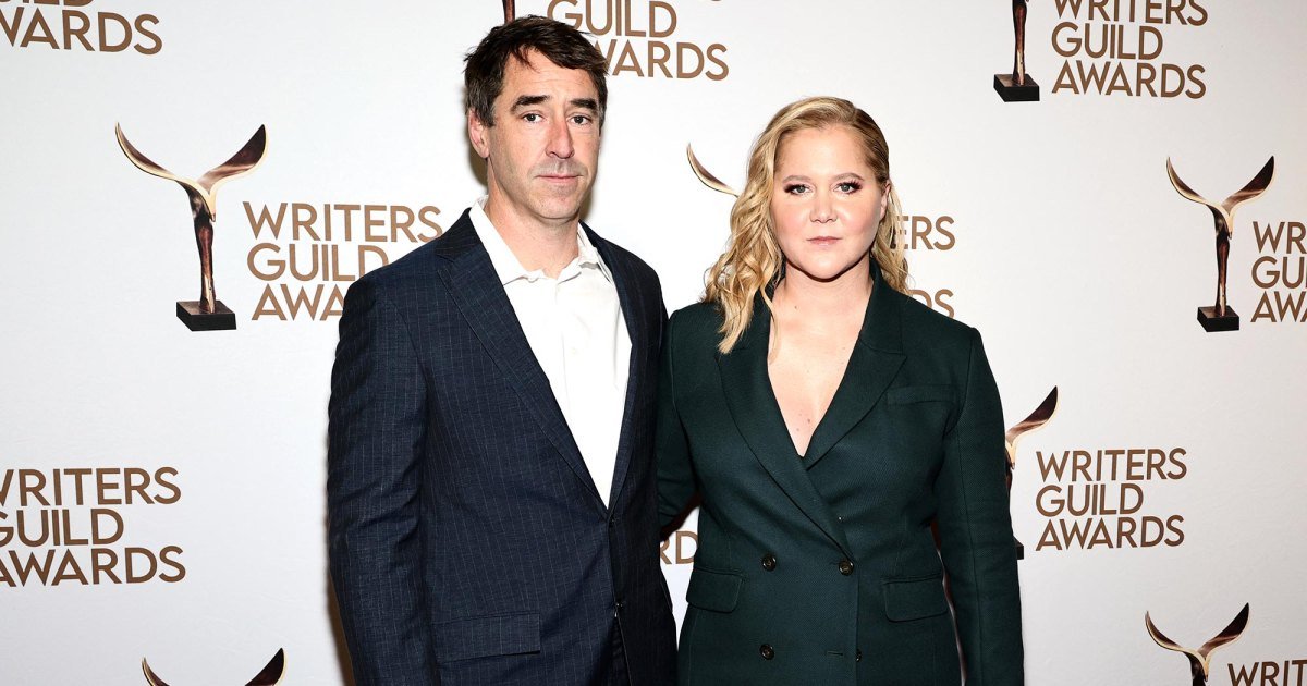 Amy Schumer y su esposo Chris Fischers completan la cronología de su relación a lo largo de los años