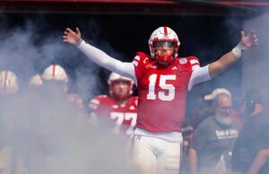Dylan Raiola du Nebraska lanza el toque de 52 yardas en el granizo de 52 yardas para igualar a Michigan antes del final de la primera mitad