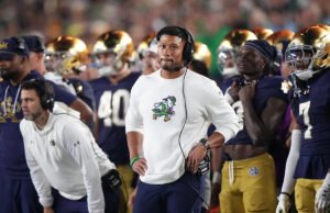 Después de 2 pérdidas tempranas, Notre Dame se enfrenta a una escalada difícil a la CFP, incluso si dirige la mesa