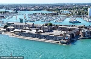 El fuerte más antiguo del mar del Reino Unido puede ser convertido en un hotel migrante por Starmer … a pesar de la marca Bibby Estocolmo, la “Receta de desastre”