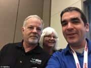 Respuesta asquerosa de trabajadores perezosos de Francia después del pasajero cuya beca perdieron dijo que la rastreó con la etiqueta aérea