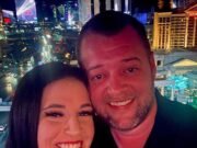 El operador de trabajadores del restaurante de Florida es despedido después de que los puestos de su esposa se burlan de Charlie Kirk ‘Servidores molestos’. ¿Estás de acuerdo?