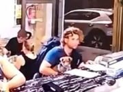 El último avistamiento de Brit que desapareció durante el viaje por el mundo se revela como imágenes de él y su perro recibiendo una comida para llevar a Gran Canaria y las actualizaciones familiares sobre la investigación