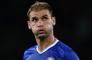 La leyenda del Chelsea golpeada por la tragedia familiar cuando el primo muere 41 años después del ataque al corazón en el campo de fútbol