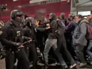 Fury Anti-Macron agarra a Francia nuevamente con casi un millón de personas listas para salir a las calles y los manifestantes que ya están en conflicto con la policía en el ‘Día de la Rabia’