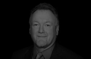 El legendario periodista de la NFL Dale Lolley, de 56 años, murió