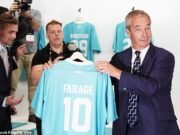 High School High School sobre el plan para dar la camisa ‘Farage 10’ de Reform UK como premio de ensayo en el medio del contrapeso