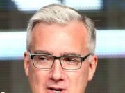 El ex presentador de ESPN, Keith Olbermann, dice que Stephen A. Smith se prostituyó a la derecha “ en medio de la indignación de Charlie Kirk