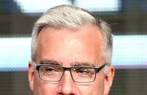 El ex presentador de ESPN, Keith Olbermann, dice que Stephen A. Smith se prostituyó a la derecha “ en medio de la indignación de Charlie Kirk