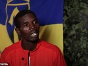 El atleta de Kenia que visite Rusia se ve obligado a unirse al ejército de Putin y servir en la línea del frente antes de escapar e ir a las tropas ucranianas