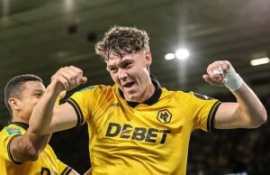 El delantero de los Wolves Jorgen Strand Larsen firma un nuevo contrato de cinco años, en un enorme aumento para Vitor Pereira después de cuatro derrotas consecutivas en la Premier League
