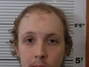 La Convirtida musulmana británica que trazó a matar por ISIS es enviado de regreso a prisión después de tratar de abandonar el Reino Unido para África