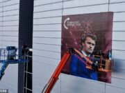 Hombre armado celebrado en el sitio de servicio conmemorativo Charlie Kirk