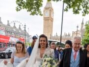 Hot Equiry Johnny Thompson se une a la gran y buena obra en la boda de la nieta de Tony Benn Emily