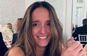 Girlfriend of the California Propietario de negocios que arruinó la carrera de sus socios en los comentarios de Charlie Kirk Double en una declaración de video