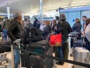 Los pasajeros se enfrentaron el segundo día de viaje en el infierno en el aeropuerto de Heathrow después del ataque cibernético objetivo de los sistemas de grabación y embarque