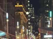 El restaurante más moderno de Sydney, Totti’s, es evacuado durante la prisa por la cena animada después de que estalló el fuego en la cocina