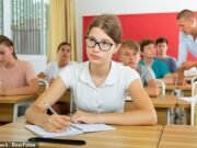 Los estudiantes evitan el francés, el español y el alemán que dejan las tercera sexta formas como desiertos lingüísticos