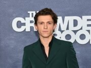 Tom Holland ‘es transportado con urgencia al hospital después de que un trazo de Spider -Man se vuelve horriblemente, lo que obliga al éxito de taquilla de 150 millones de libras a Sterling a detener el tiroteo’ ‘