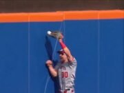 La estrella de béisbol produce uno de los recursos más salvajes de todos los tiempos para enviar las redes sociales en la fusión