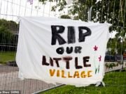 Furia en los planes para 1.600 casas que duplicarán el tamaño del pueblo y “destruirán” el pintoresco campo