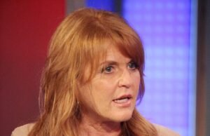 Presentación: Cómo la relación de Fergie con Epstein duró dos años más de lo que ella dijo, y por qué creo que le dio 2 millones de libras esterlinas, por el biógrafo real sin Andrew Lownie sin igual