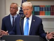 Tolla como Donald Trump afirma usar el paracetamol cuando el embarazo aumenta en gran medida el riesgo de autismo