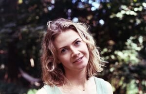 Parteria blanca acusada de colonialismo y violencia después de tratar de establecer un grupo de juegos de dados en su distrito de Brooklyn Woke