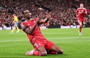 Alexander Isak anota el primer gol del Liverpool desde el récord británico de 125 millones de libras esterlinas, después de que Arne Slot le dio el empate de la Copa Carabao contra Southampton