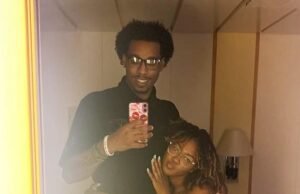 El crucero de la joven pareja de infierno después de que su novia que no tenía un seguro de viaje comenzó a vomitar sangre