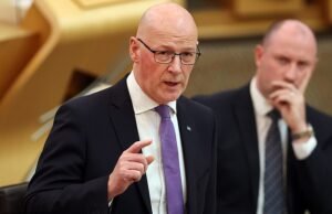 Swinney se disculpa con el futbolista obligado a esperar cinco horas para la ambulancia después del descanso de la pierna de terror