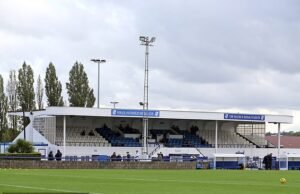 El jefe del club de fútbol dejó “ sacudido ‘por las amenazas de muerte: surgen nuevos detalles de la muerte de la antigua esperanza de la Academia Billy Vigar después de golpear un muro de perímetro concreto en el partido medio
