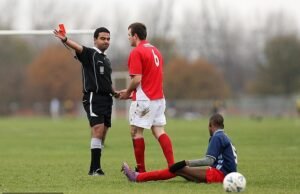 Fury a “ Woke ” FA, que les dio a los futbolistas una lista prohibida de términos “ofensivos” para dejar de usar, incluidos “Guys, Line Lines”, para ser reemplazados por “el equipo, el árbitro asistente y todos”