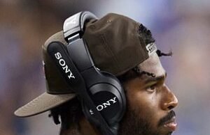 La madre de Shemer, Sanders está lanzando un ataque influido contra el cáncer de la NFL “ Analista “ NFL después de la explosión de su hijo