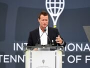 Lleyton Hewitt recibe una prohibición de dos semanas empujando al oficial anti -dopaje