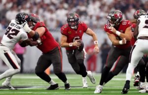 Baker Mayfield lidera la unidad tardía cuando los Buccaneers aturdían a los Texans