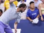 US Open 2025: Bonzi -Knocked Medvedev en la primera ronda en medio de un accidente de medios y una multitud de abucheos