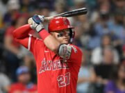La estrella de los Angels Mike Trout tiene éxito en el 400 ° jonrón en su carrera, convirtiéndose en el 59º jugador de MLB en alcanzar el hito