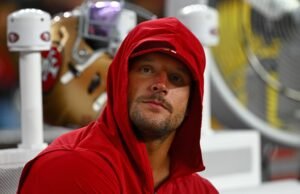 Nick Bosa de los 49ers sufrirá una cirugía el viernes, el director gerente John Lynch habla sobre el comercio