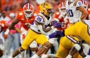 Fuentes: LSU RB Durham (tobillo) duda