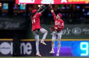 Carreras de playoffs de MLB: los mejores escenarios Mientras los Rojos buscan los playoffs, Astros busca mantener la secuencia de series eliminatorias vivos