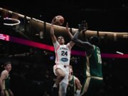 El hijo de Hakeem Olajuwon, Aziz, un recluta de 4 estrellas, comienza en Stanford