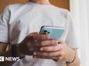 Objetivo para evitar que sus chatbots de IA hable con adolescentes sobre suicidio