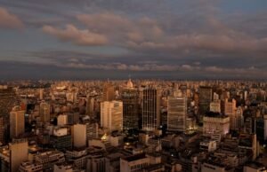 Brasil aprieta los pasajes para gastar para alcanzar objetivos fiscales