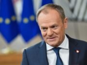 Tusk dice que Polonia está lista para actuar resueltamente para defender su espacio aéreo