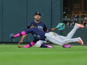 Las Marinas llevan a cabo la serie de llaves sobre Astros en el juego Double Wild Sparked por Victor Robles Diving Catch