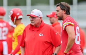 Travis Kelce minimiza otra confrontación animada con los Chiefs HC Andy Reid: “ Amo a este chico, el hombre ”