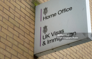 Los primeros migrantes llegan de Francia como parte del acuerdo “ uno en uno ”