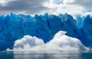 El glaciar gigante explota y colapsa en Chile (video)
