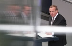 El avión ruso voló sobre la fragata de la Armada alemana en el Mar Báltico